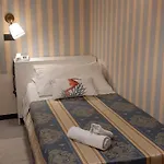 Dear Hotel