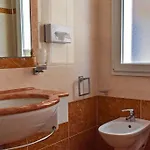 Dear Hotel