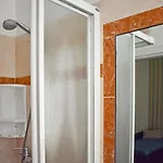 Dear Hotel 3*
