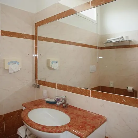 Dear Hotel 3*