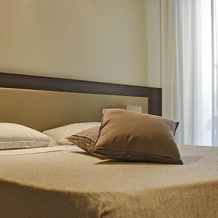 Hotel Dear 3*