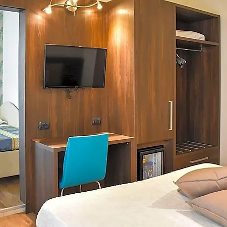 Dear Hotel
