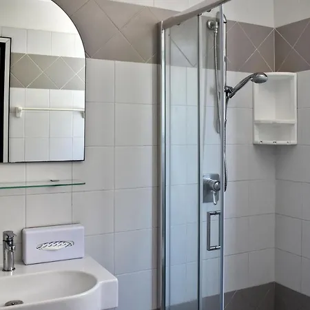 Dear Hotel 3*