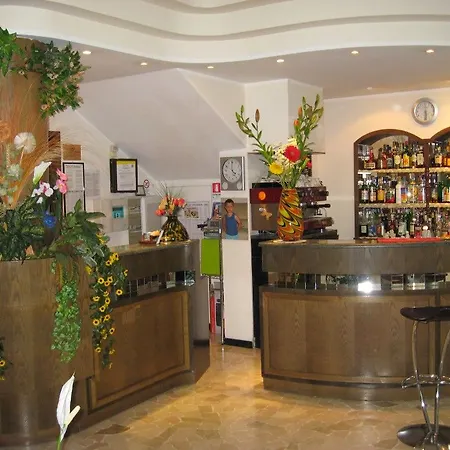 Hotel Dear 3*